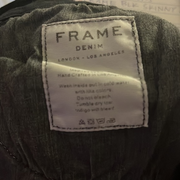 FRAME Ali High Rise Cigarette Jeans in Noir - Size 27 - Picture 7 of 9